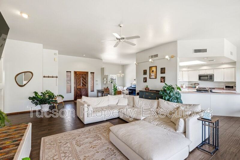 3901 N Vista De La Cima - Photo 4 of 44