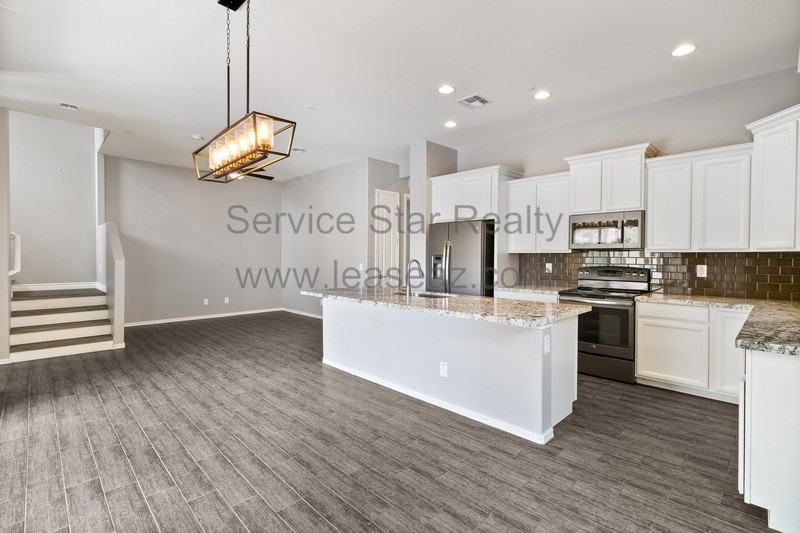 888 N Imperial Pl - Photo 7 of 35