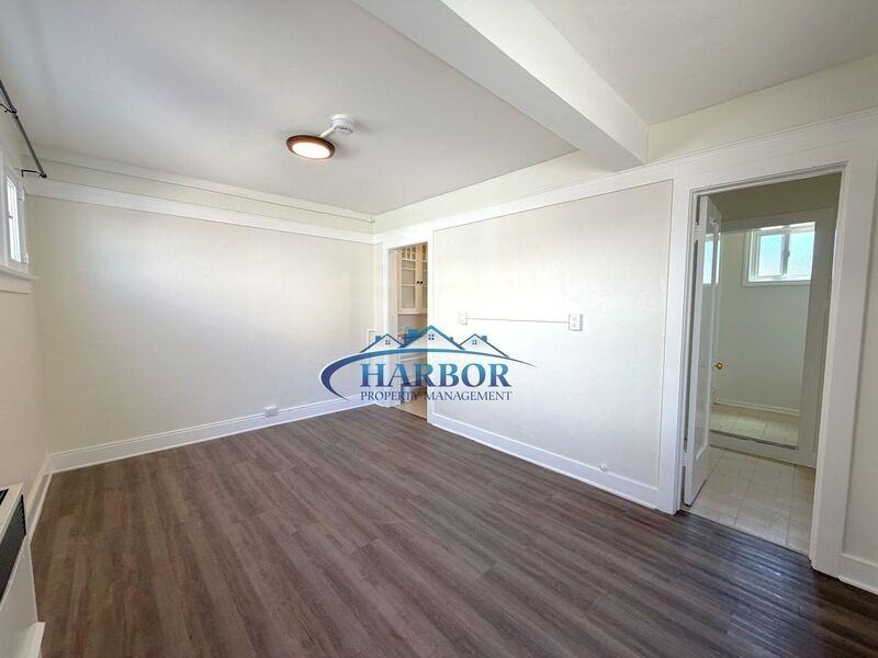 714 1/2 W 40th St #718-1-2 - Photo 6 of 8