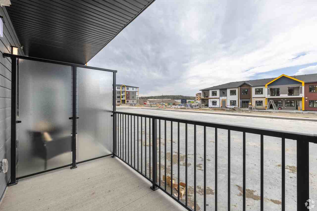 348 Greystone Boulevard - Photo 6 of 11