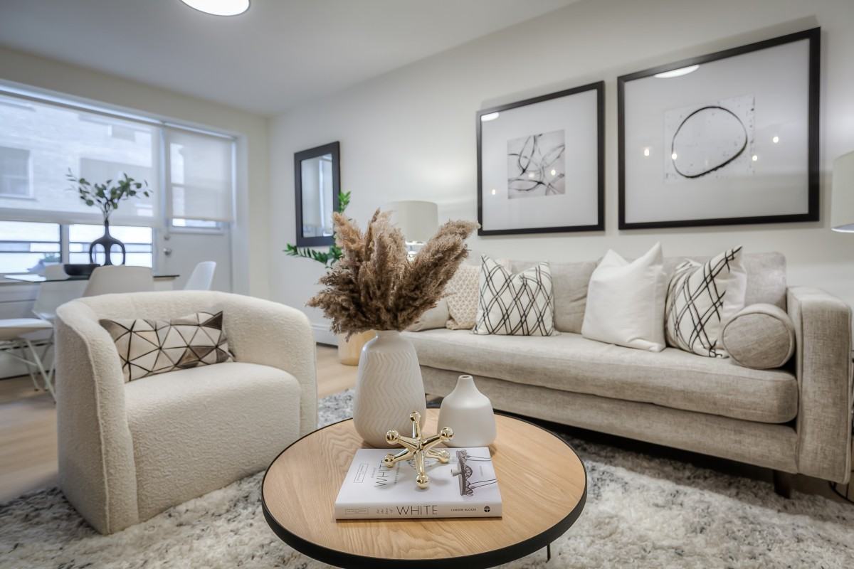 420 Eglinton Ave E #405 - Photo 4 of 29