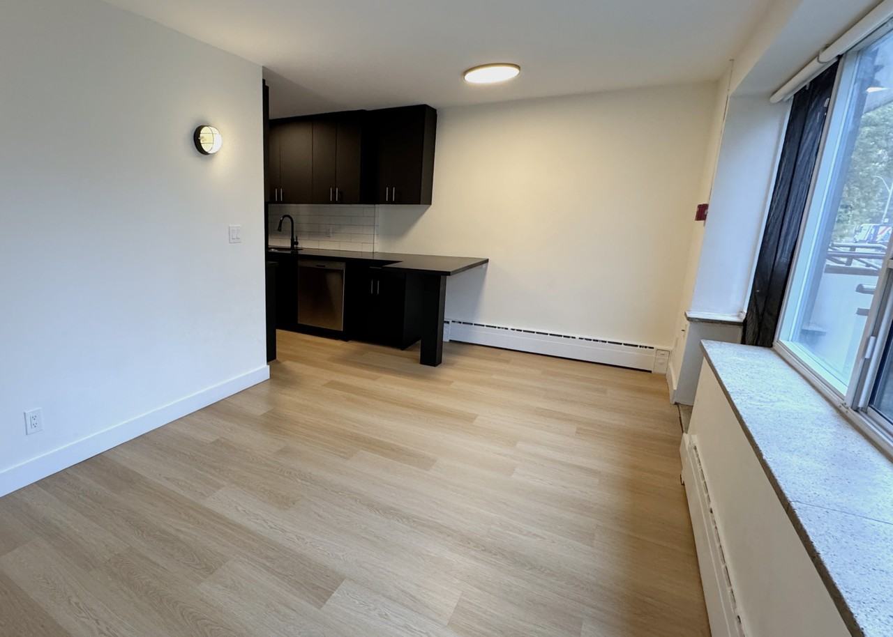 420 Eglinton Ave E #301 - Photo 2 of 16