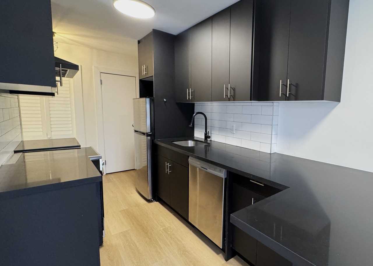 420 Eglinton Ave E #301 - Photo 3 of 16