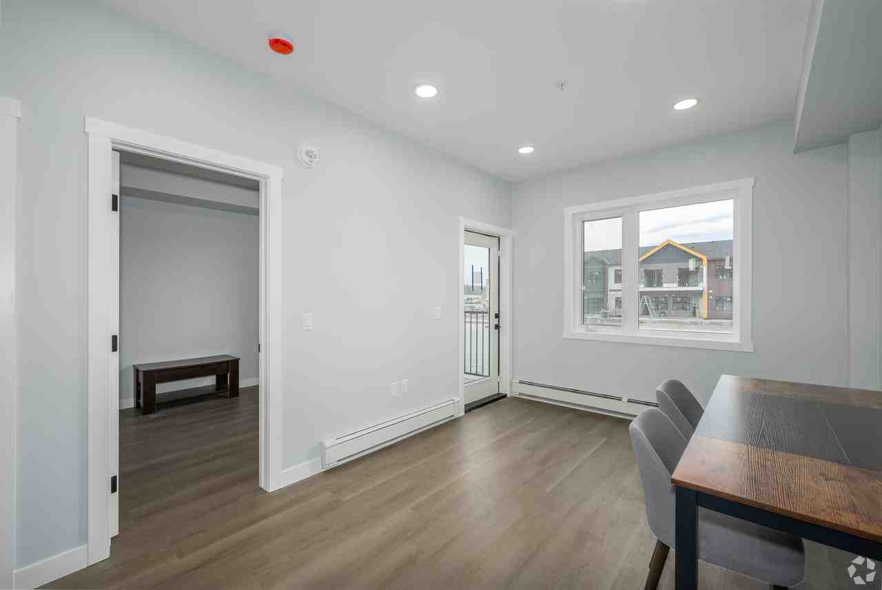 348 Greystone Boulevard - Photo 6 of 21