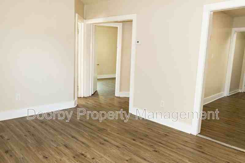 1503 E 18th St - Photo 3 of 14