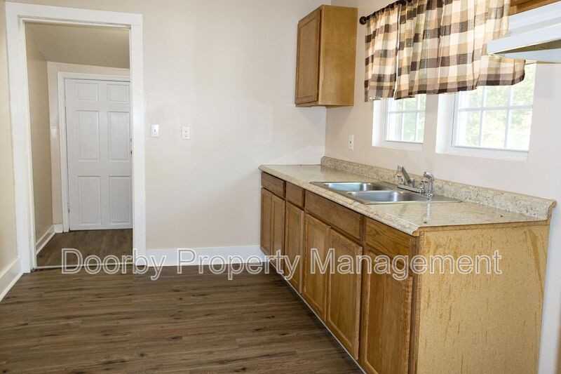 1503 E 18th St - Photo 5 of 14