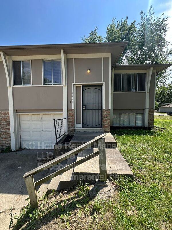 7227 Gilmore Ave - Photo 2 of 27