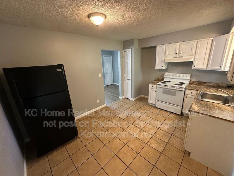 7227 Gilmore Ave - Photo 5 of 27