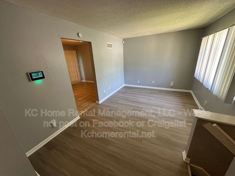 7227 Gilmore Ave - Photo 7 of 27