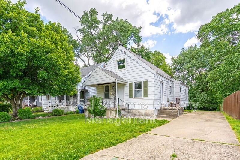 7032 La Boiteaux Ave - Photo 2 of 45