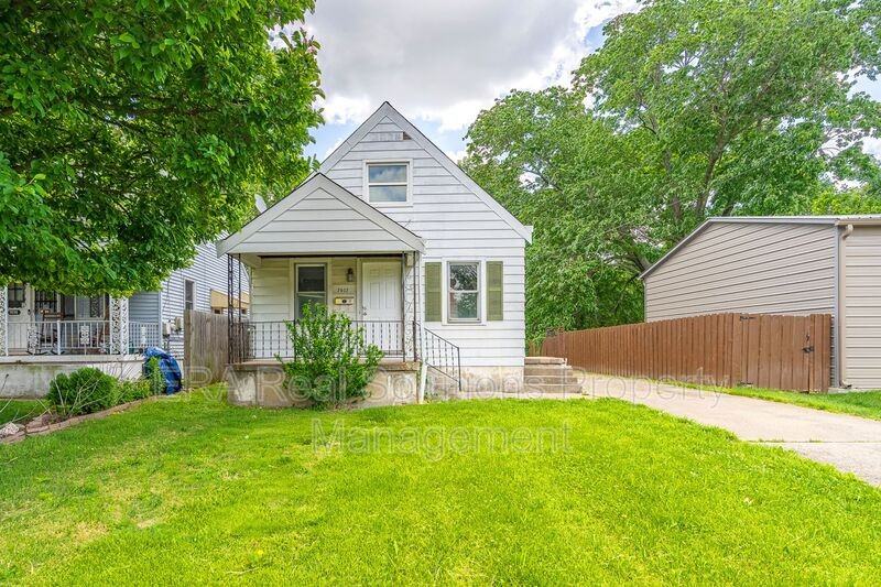7032 La Boiteaux Ave - Photo 3 of 45