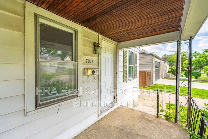 7032 La Boiteaux Ave - Photo 4 of 45