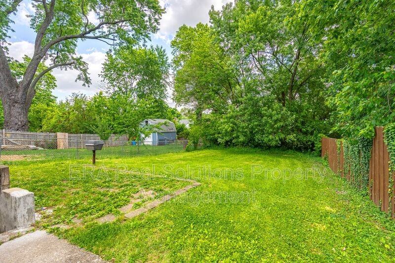 7032 La Boiteaux Ave - Photo 5 of 45