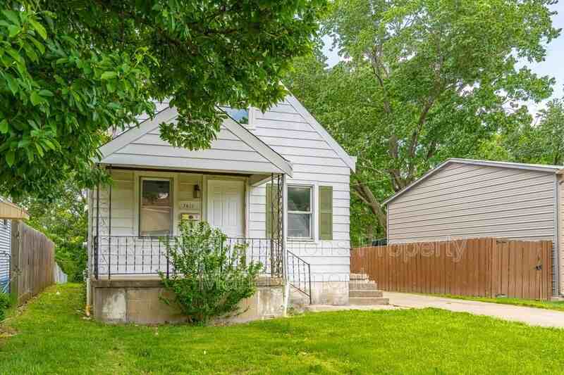 7032 La Boiteaux Ave - Photo 7 of 45