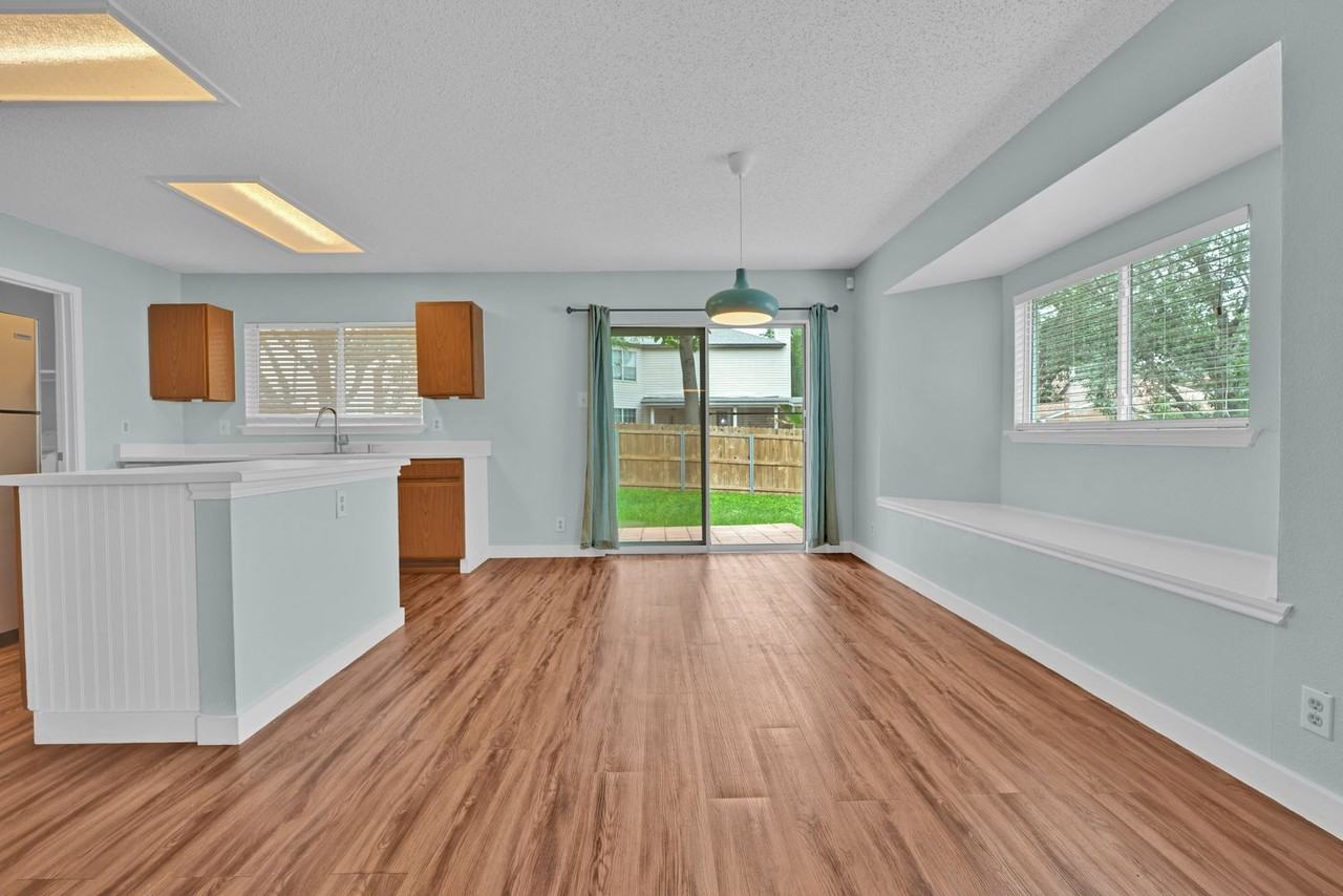 9443 Sycamore Brk - Photo 4 of 20