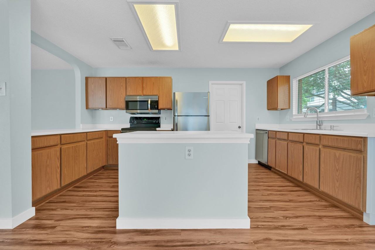 9443 Sycamore Brk - Photo 5 of 20