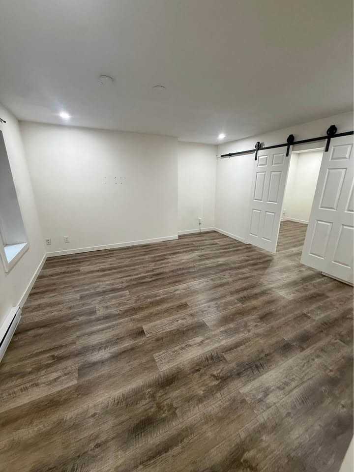 612 King Street East #6 - Photo 3 of 4