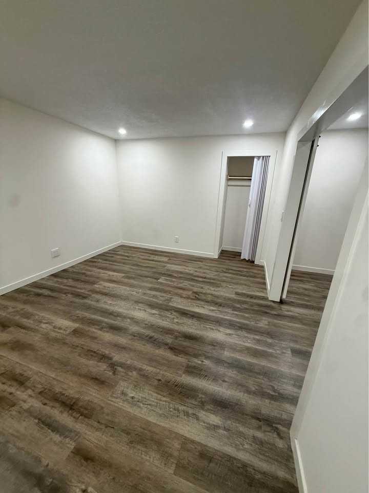 612 King Street East #6 - Photo 4 of 4