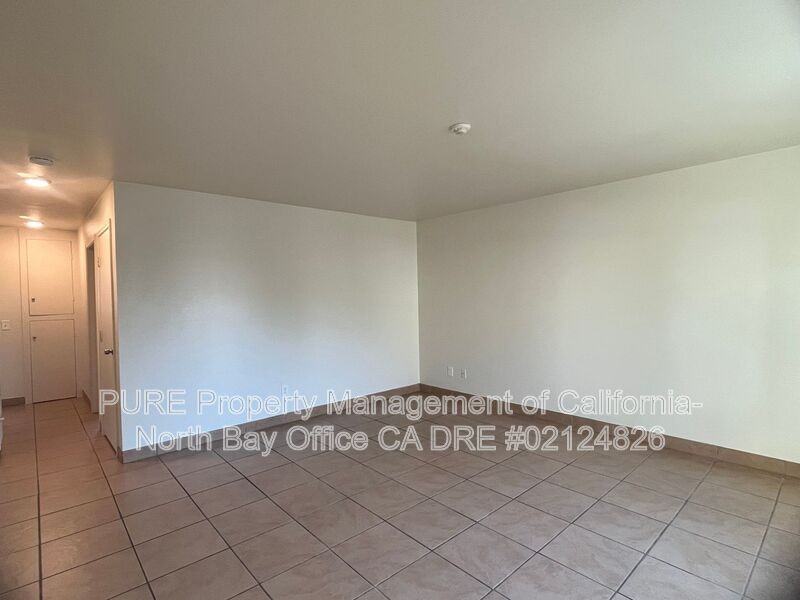 2555 - Photo 5 of 18
