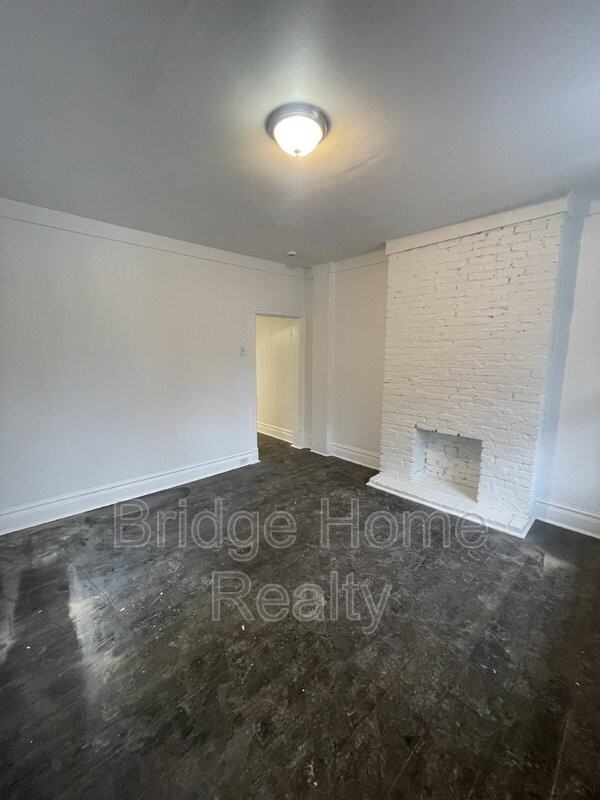 128 S Spring Ave - Photo 3 of 50