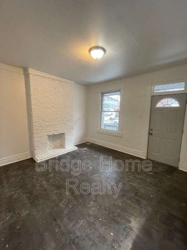 128 S Spring Ave - Photo 5 of 50