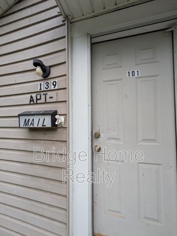 139 N Water Ave #1 - Photo 2 of 10