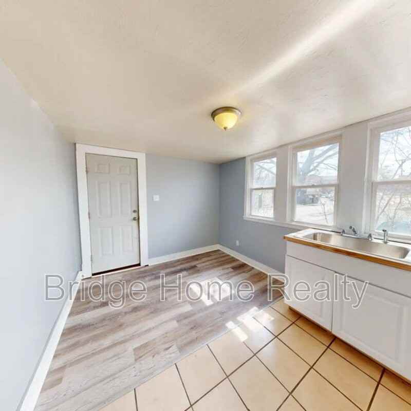 139 N Water Ave #1 - Photo 5 of 10