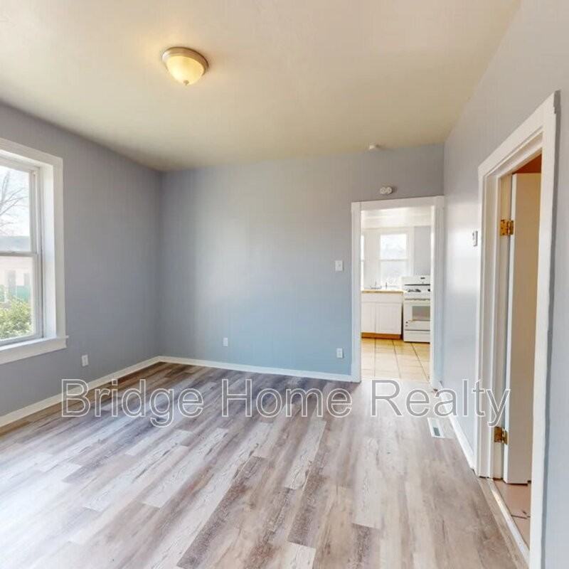 139 N Water Ave #1 - Photo 7 of 10