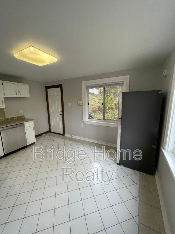 2404 S 18th St #2 - Photo 6 of 36