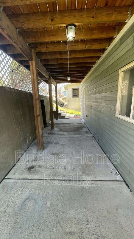 424 W 7th Ave #2 - Photo 5 of 33