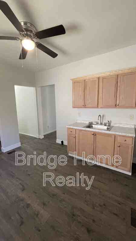424 W 7th Ave #2 - Photo 7 of 33