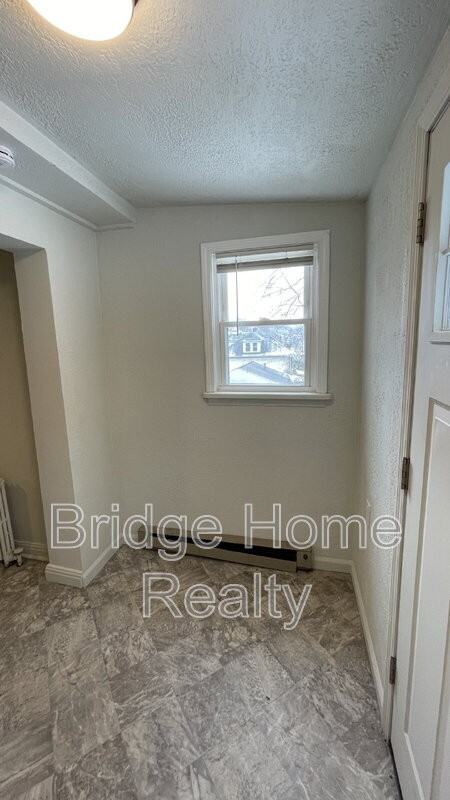 814 Green St #2 - Photo 2 of 31