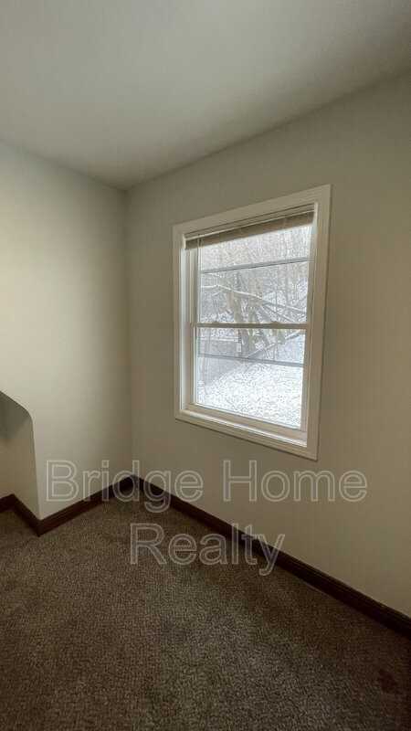 814 Green St #2 - Photo 5 of 31