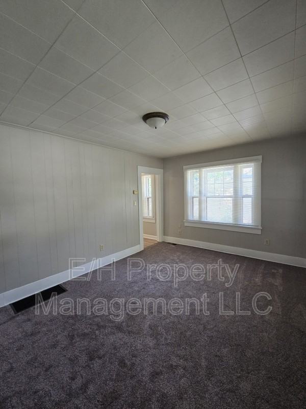 1649 N Payne Ave - Photo 6 of 32