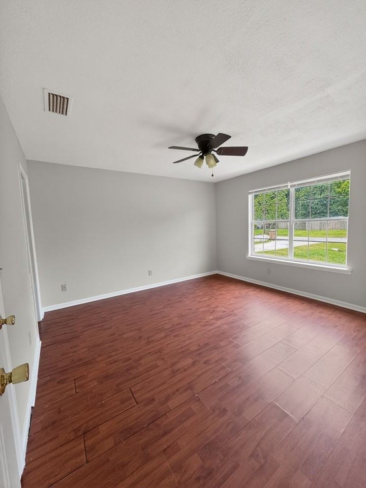 12 E Beaver Ln - Photo 4 of 19