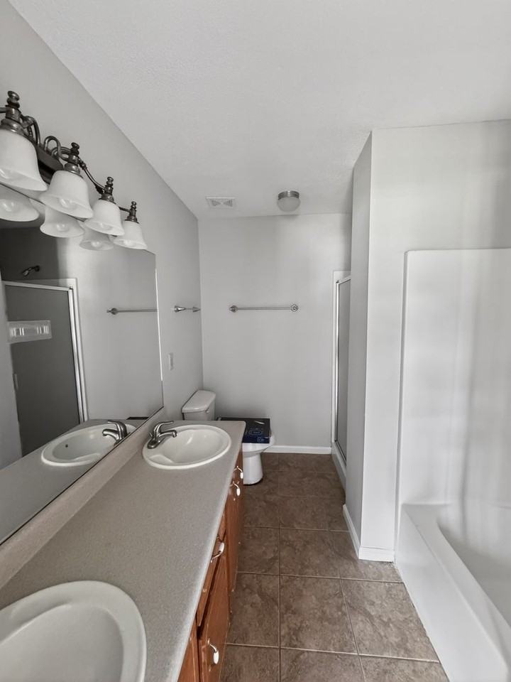 12 E Beaver Ln - Photo 5 of 19