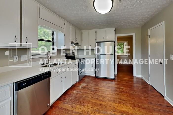 3951 Kensington Dr - Photo 6 of 22