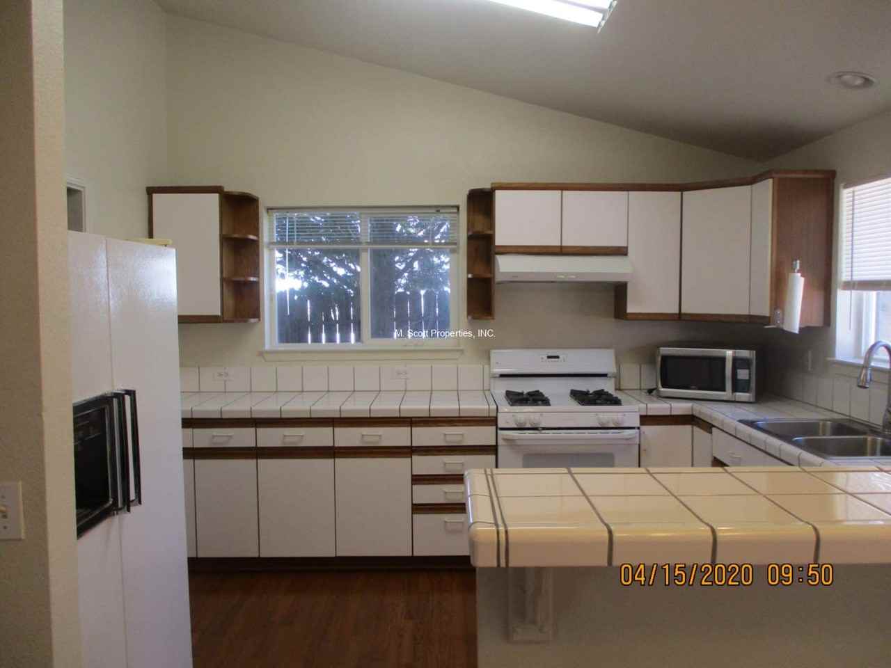 962 Sunup Ct #NA - Photo 2 of 9