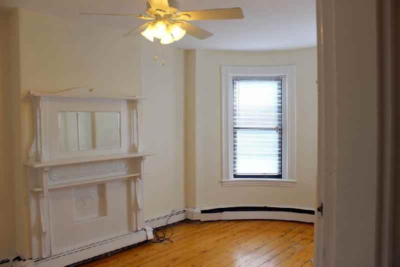109 Windsor St #4 - Photo 3 of 7