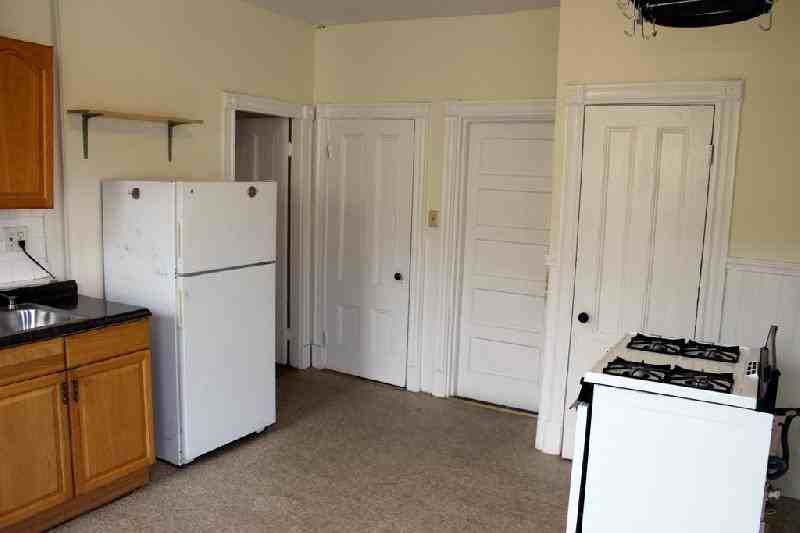 109 Windsor St #4 - Photo 4 of 7