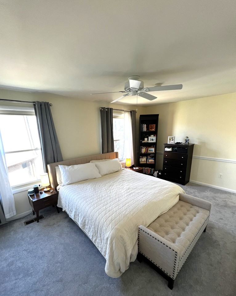 1613 Kenwood Ave - Photo 5 of 16