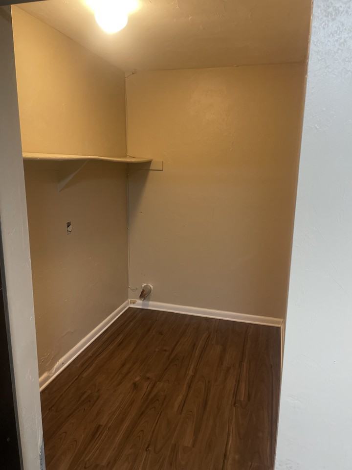 6327 Sw 9th Ave #B - Photo 4 of 8