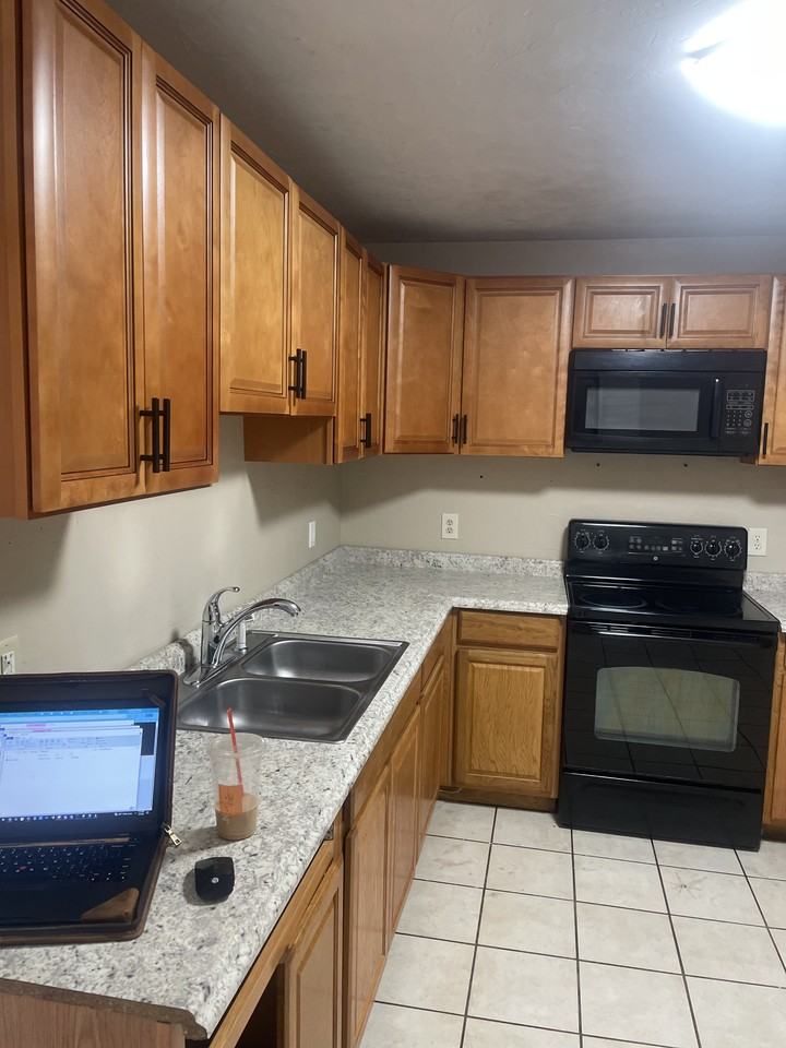 6327 Sw 9th Ave #B - Photo 6 of 8