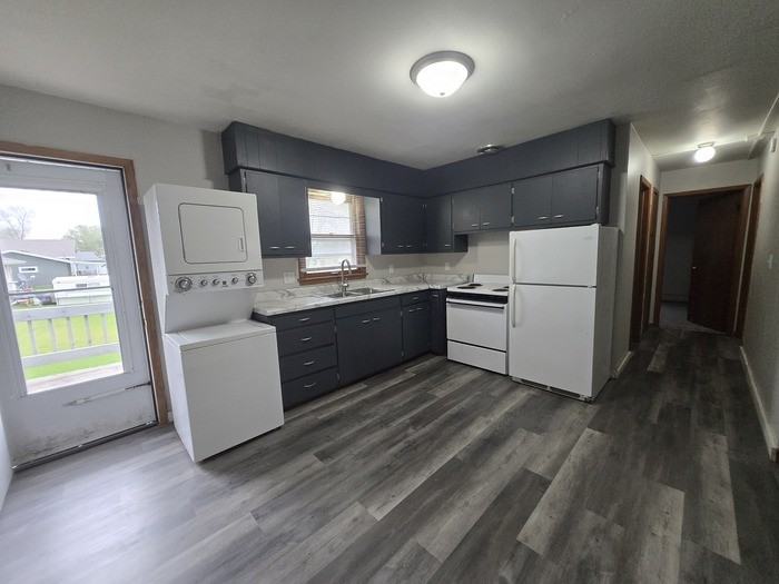 1020 Alexander St #2 - Photo 2 of 6