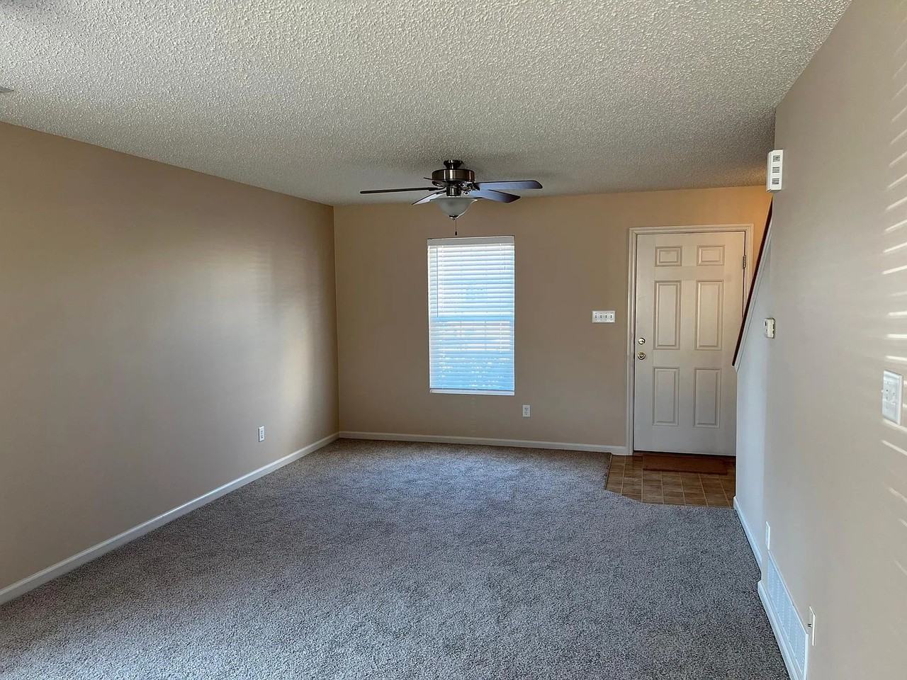 24 Chesterfield Ct #NA - Photo 4 of 6