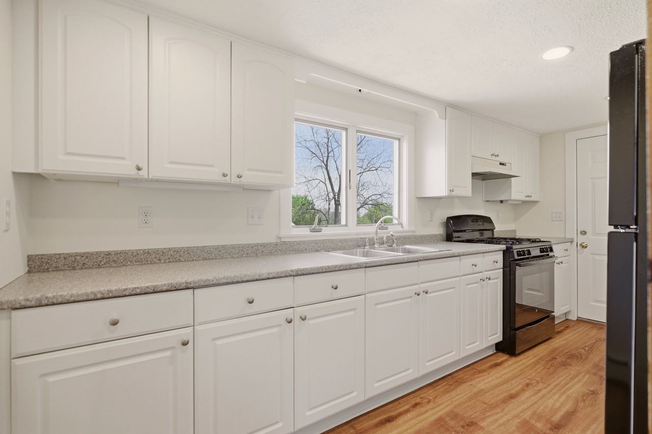2801 E Main Rd #NA - Photo 6 of 22
