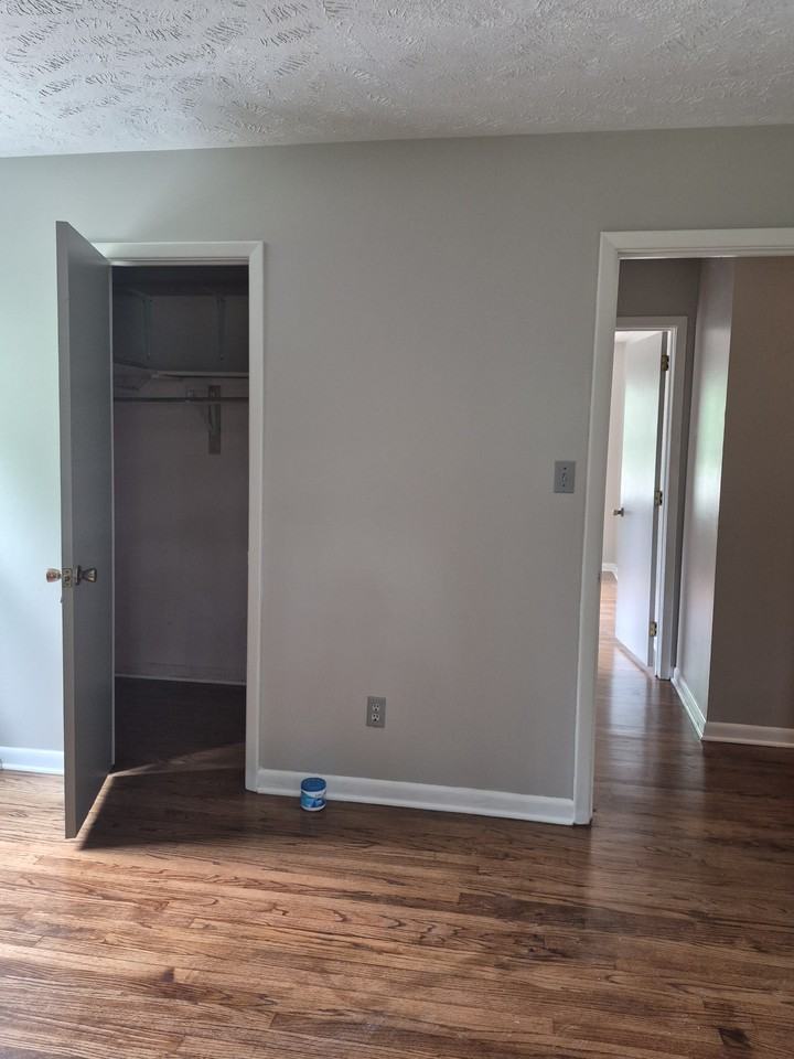809 W Allen Ln #NA - Photo 4 of 8