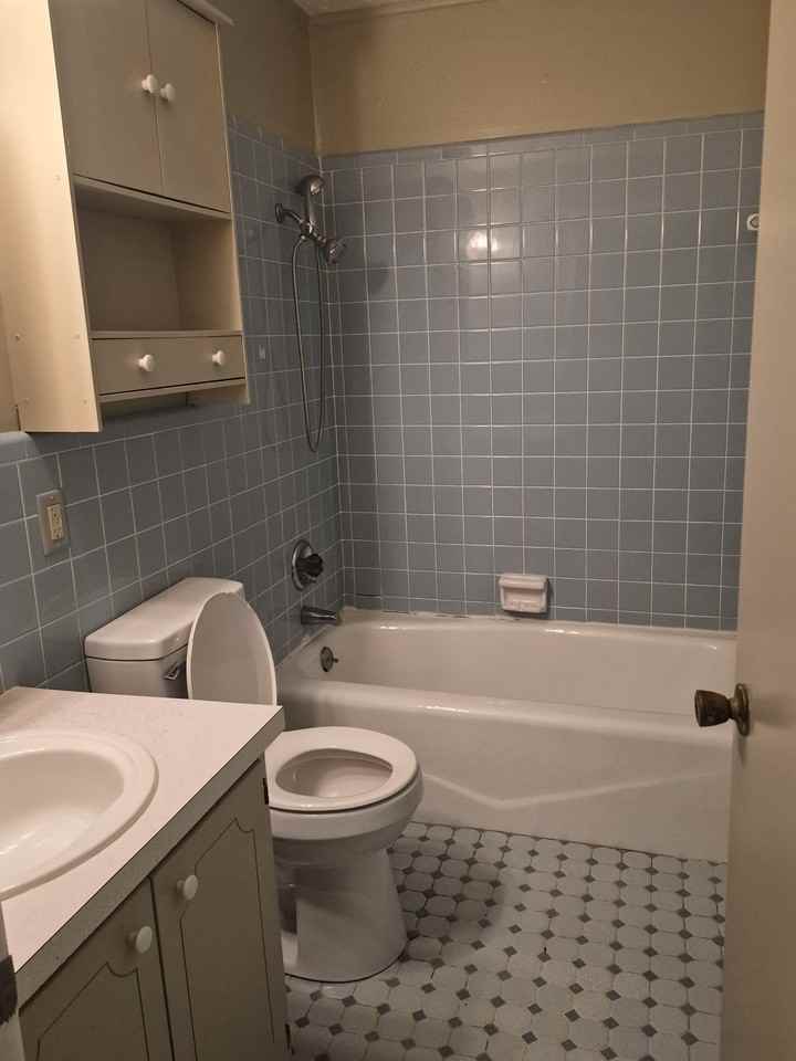 809 W Allen Ln #NA - Photo 6 of 8