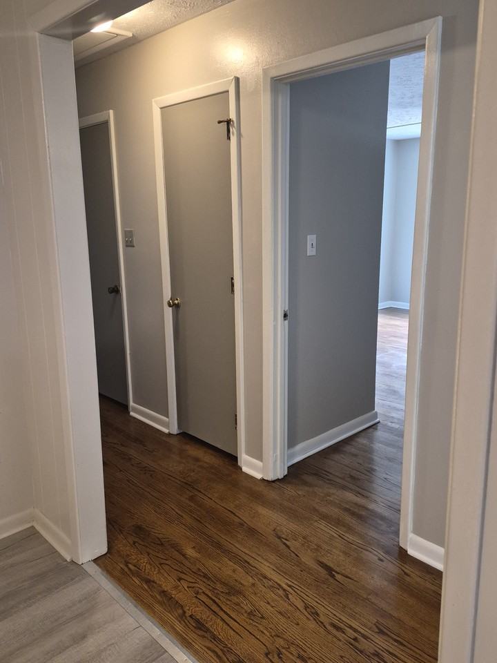 809 W Allen Ln #NA - Photo 7 of 8