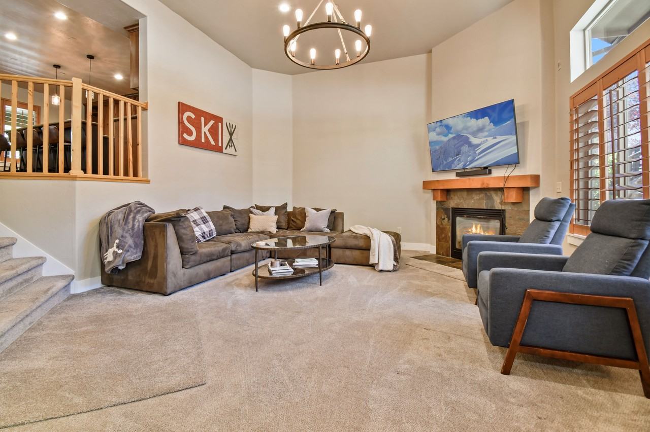 5650 Oslo Ln #5650 - Photo 2 of 23